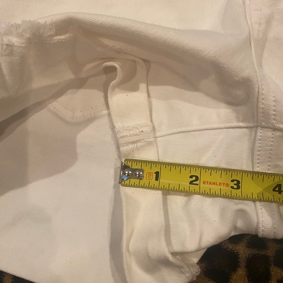 a.n.a. White denim shorts-Size 14-Frayed hem - Picture 6 of 6